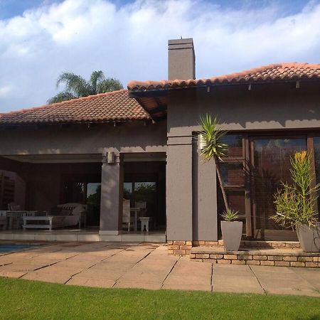Pecanwood Estate Dream Views 4 Bedroom Villa With Pool Hartbeespoort Exterior photo