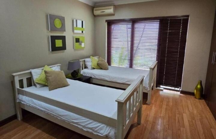 Pecanwood Estate Dream Views 4 Bedroom Villa With Pool Hartbeespoort Exterior photo
