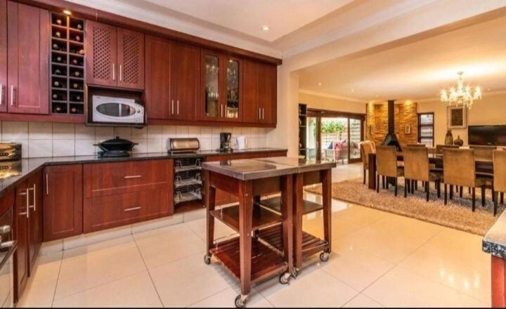 Pecanwood Estate Dream Views 4 Bedroom Villa With Pool Hartbeespoort Exterior photo